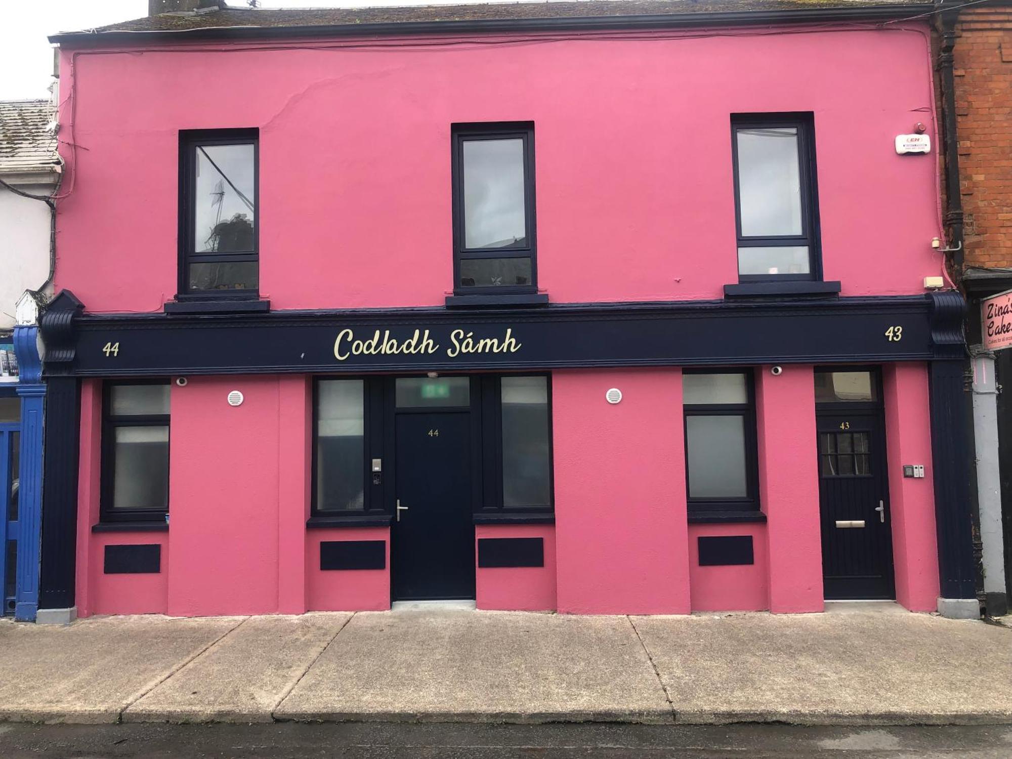 坦普尔莫尔 Codladh Samh酒店 外观 照片